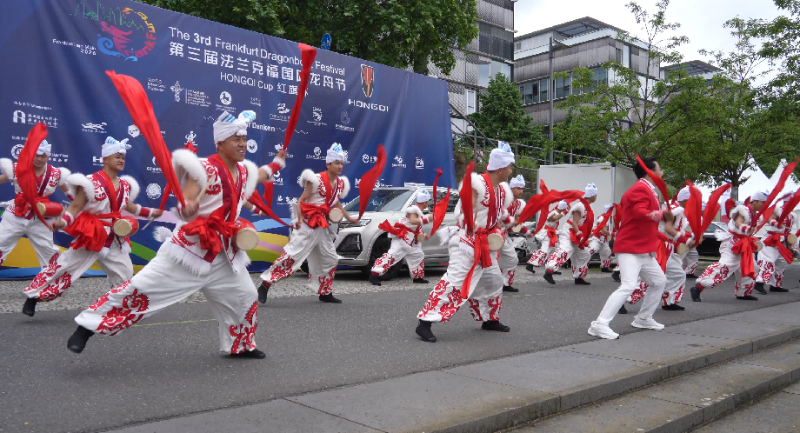 横山腰鼓开场 陕北说书收尾